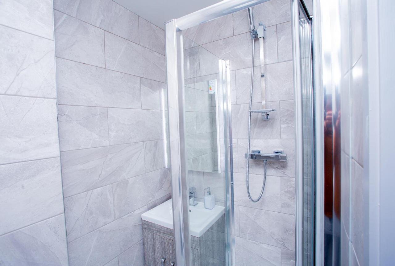 Spacious Urban City Apartment Doncaster Exterior photo